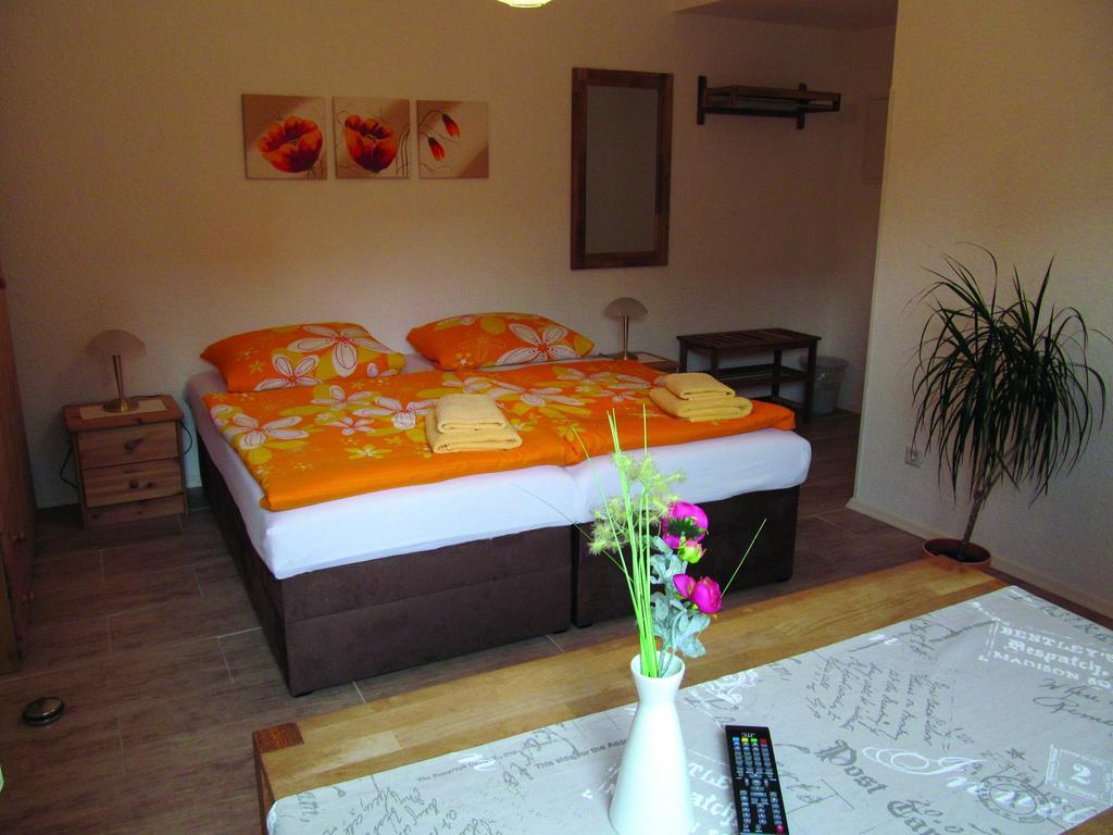 Pension Zum Birnbaum Brandenburg  Buitenkant foto